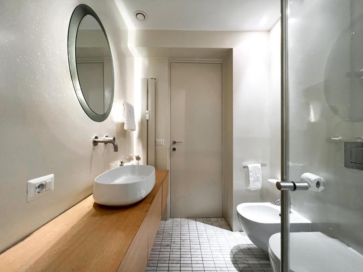 로마 Luxury House & Secret Garden - Strategic Location, 100M To Metro B 아파트 외부 사진