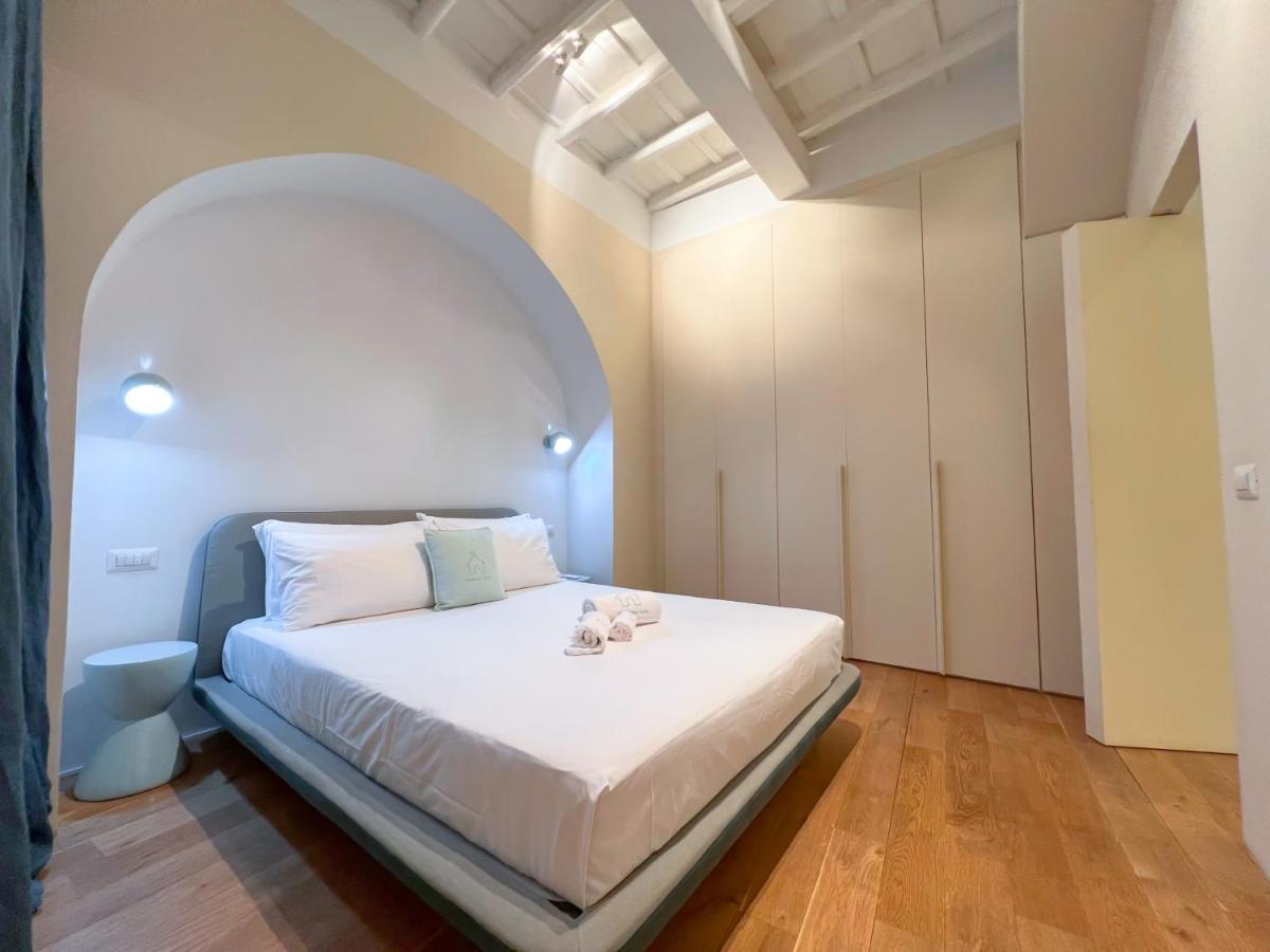 로마 Luxury House & Secret Garden - Strategic Location, 100M To Metro B 아파트 외부 사진