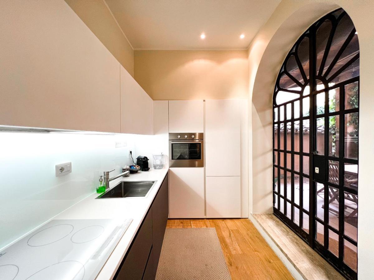로마 Luxury House & Secret Garden - Strategic Location, 100M To Metro B 아파트 외부 사진
