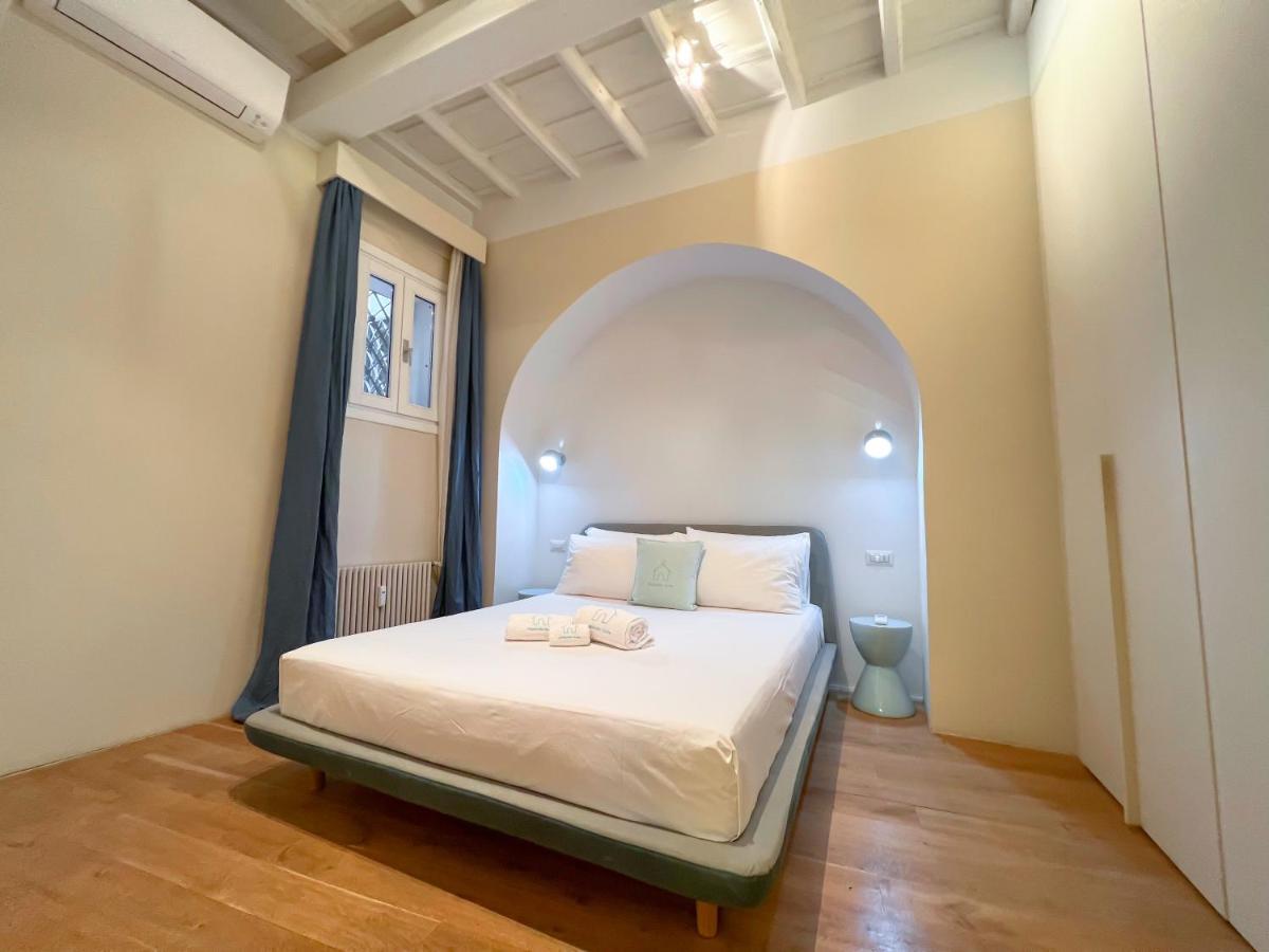 로마 Luxury House & Secret Garden - Strategic Location, 100M To Metro B 아파트 외부 사진