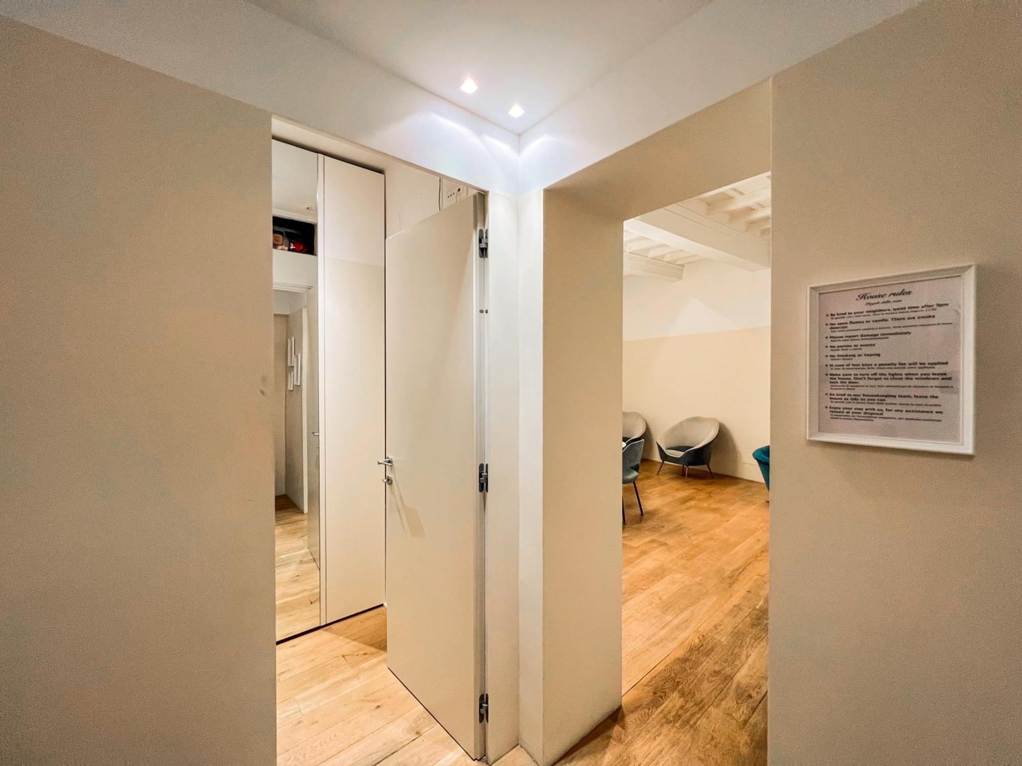 로마 Luxury House & Secret Garden - Strategic Location, 100M To Metro B 아파트 외부 사진