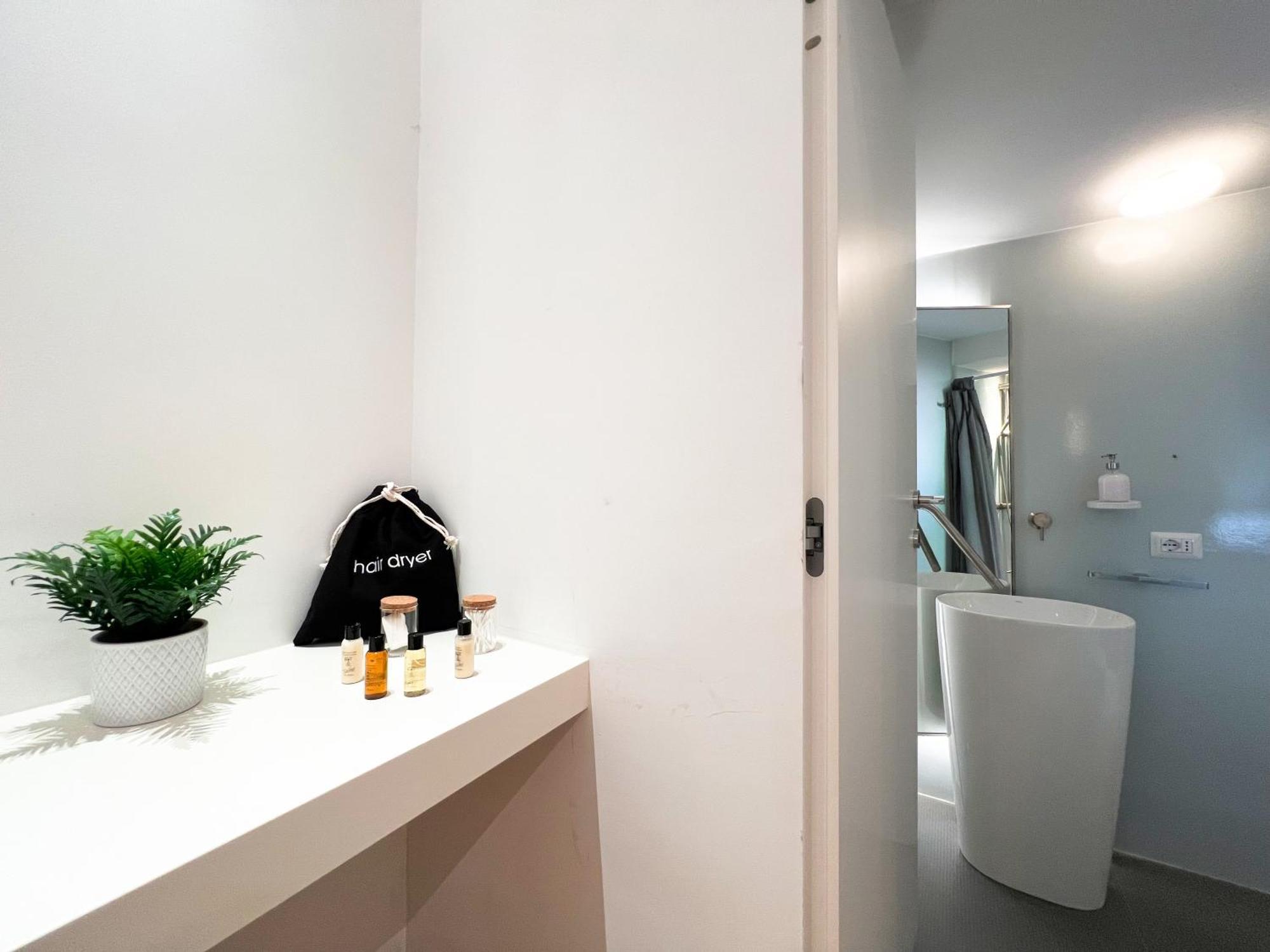 로마 Luxury House & Secret Garden - Strategic Location, 100M To Metro B 아파트 외부 사진